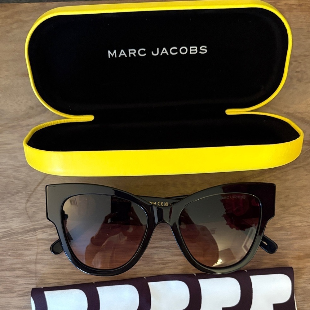 Marc Jacobs Black Frame Sunglasses with Brown Lenses - Picture 3 of 8